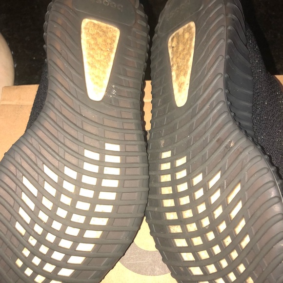 Yeezy Boost 350 V2 'Oreo' - Picture 7 of 8